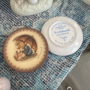 Goebel Brown and Cream Decorative Plate